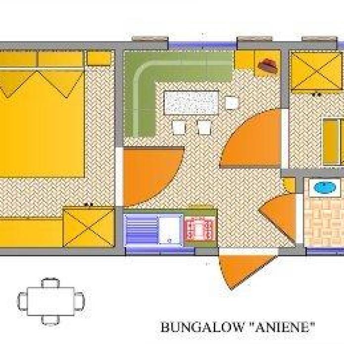 Bungalow met twee slaapkamers, een badkamer en een woonkamer met keuken.